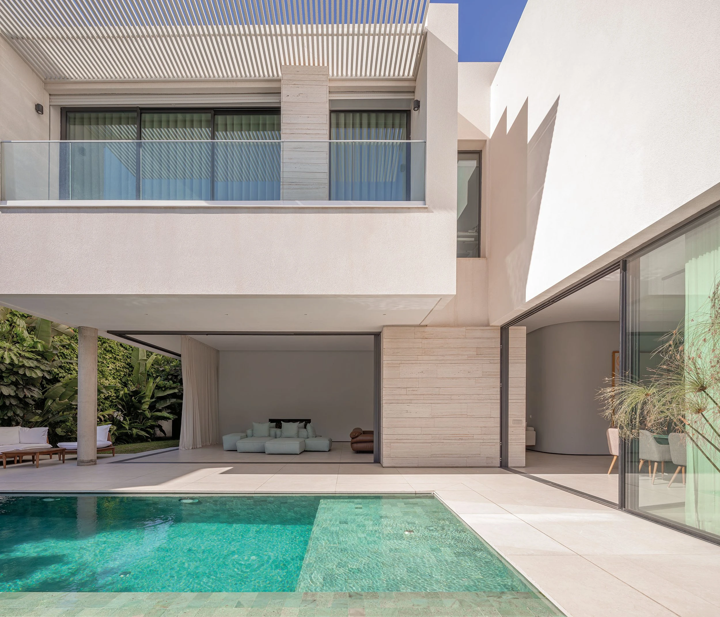 VILLA D